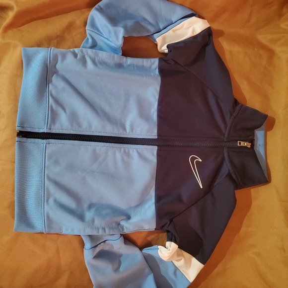 Nike Jacket - Picture 1 of 3